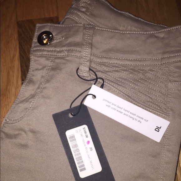 Harlow Motto Skinny Jeans  “Morton” - Picture 3 of 4